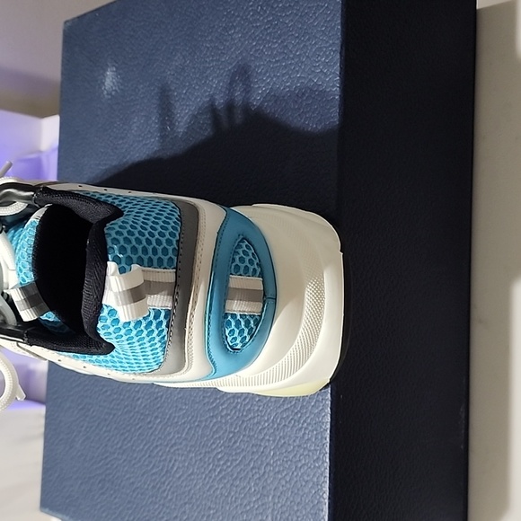 Lightly worn dior kicks - Picture 3 of 6